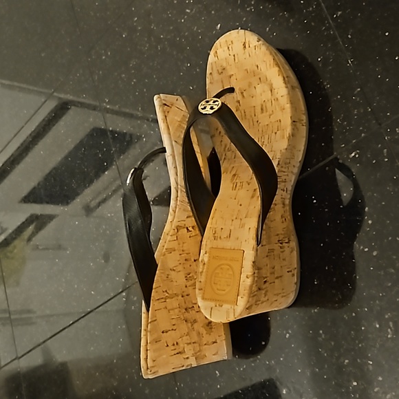 Tori Burch Gorgeous heel sandals 8/ half  M. Great Condition. - Picture 8 of 13